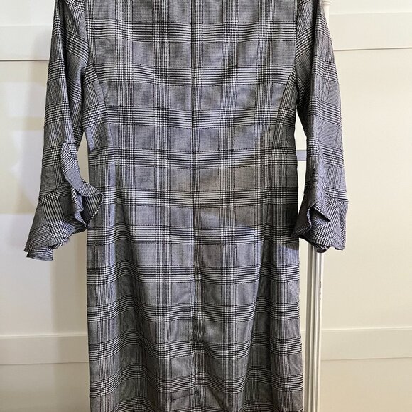 EUC KARL LAGERFELD PARIS Houndstooth Plaid Flutter Cuff (2) - Picture 4 of 7